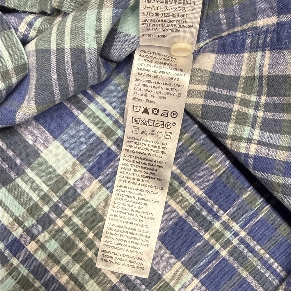 Levi's Casual Blue and White Plaid Shirt - Picture 8 of 8